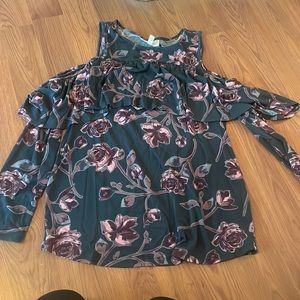 Jessica Simpson Maternity blouse